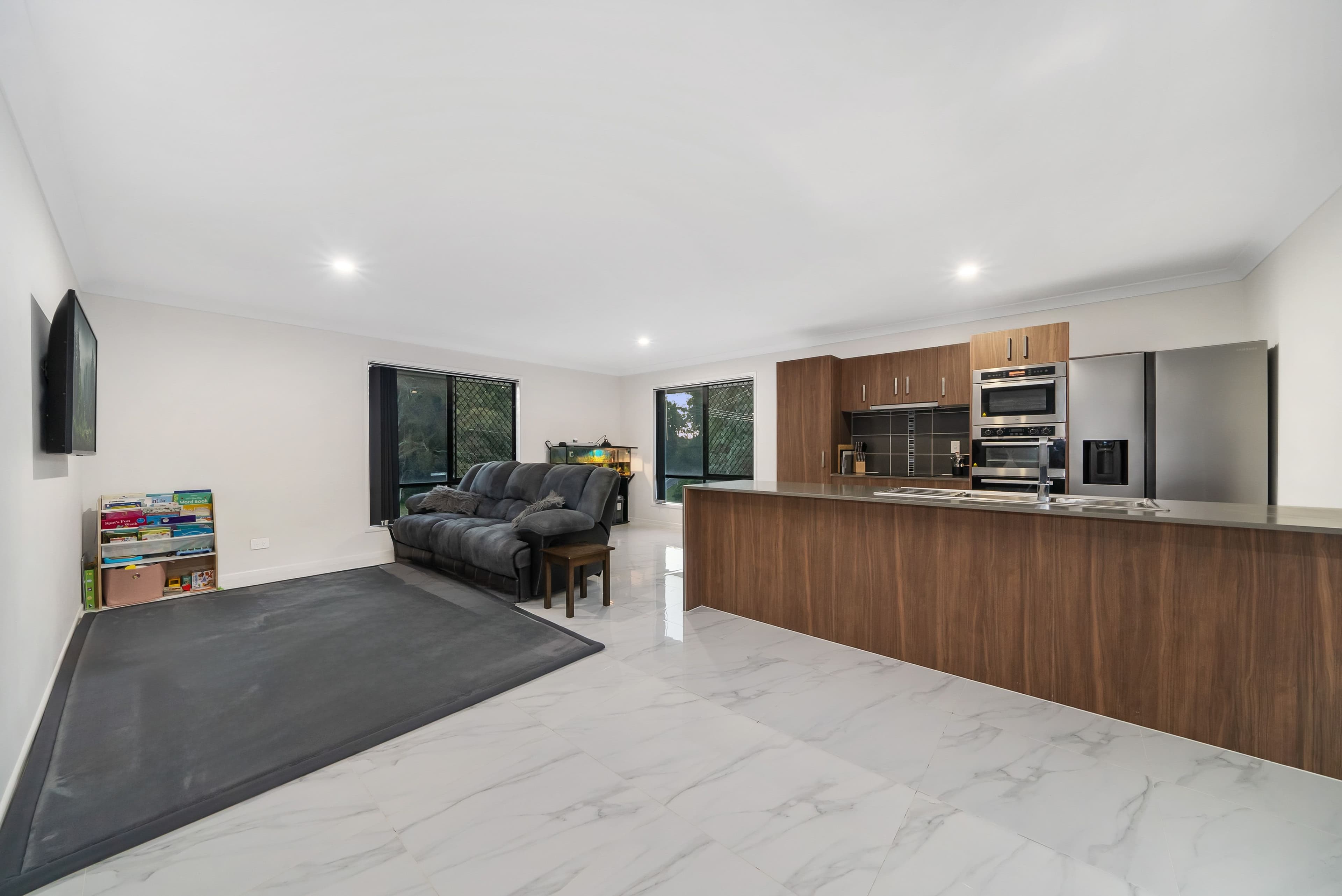 19 Herbst Drive, Bahrs Scrub QLD 4207, Bahrs Scrub - Thumbnail 2