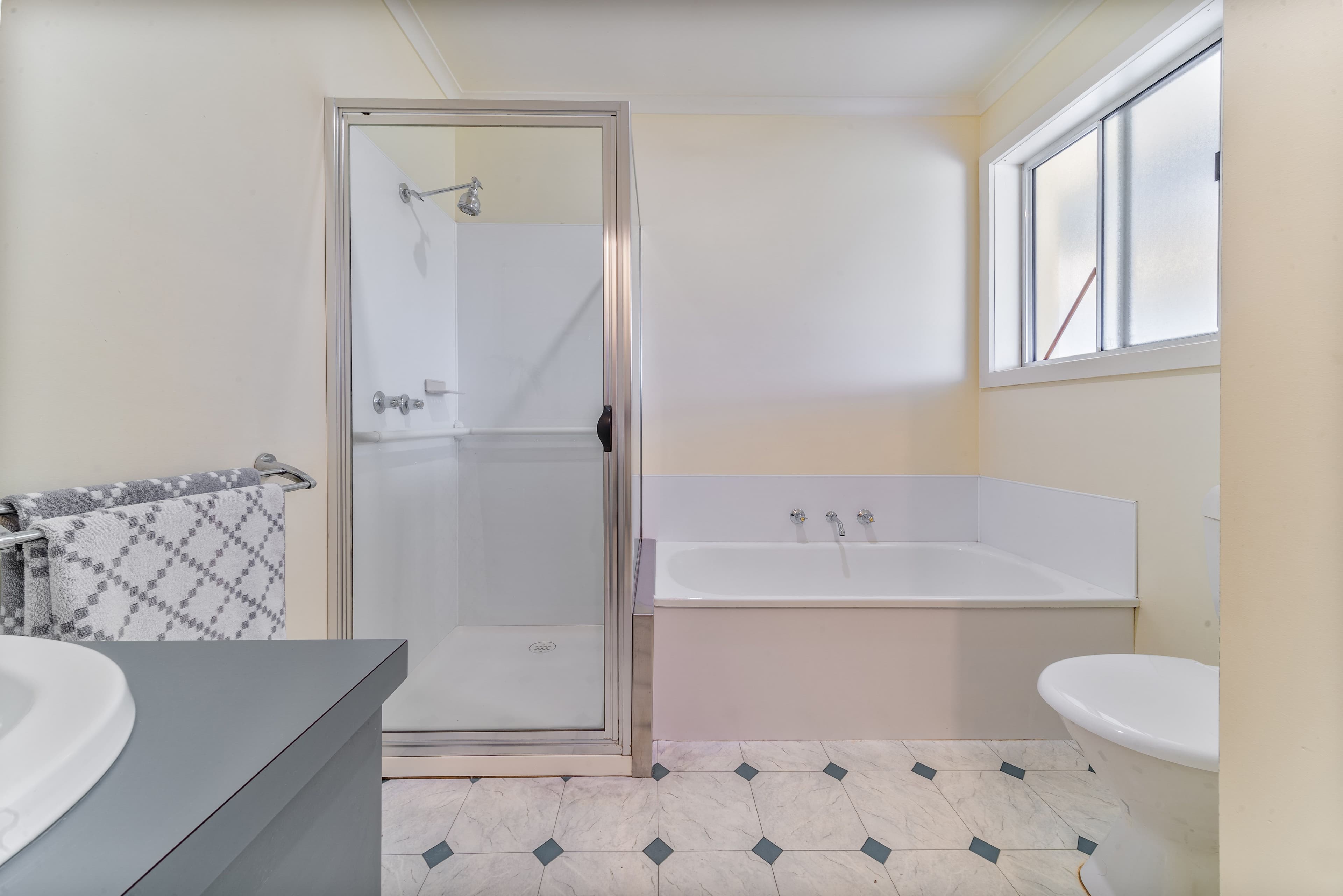6 Race Street, Flora Hill VIC 3550, Flora Hill - Thumbnail 5