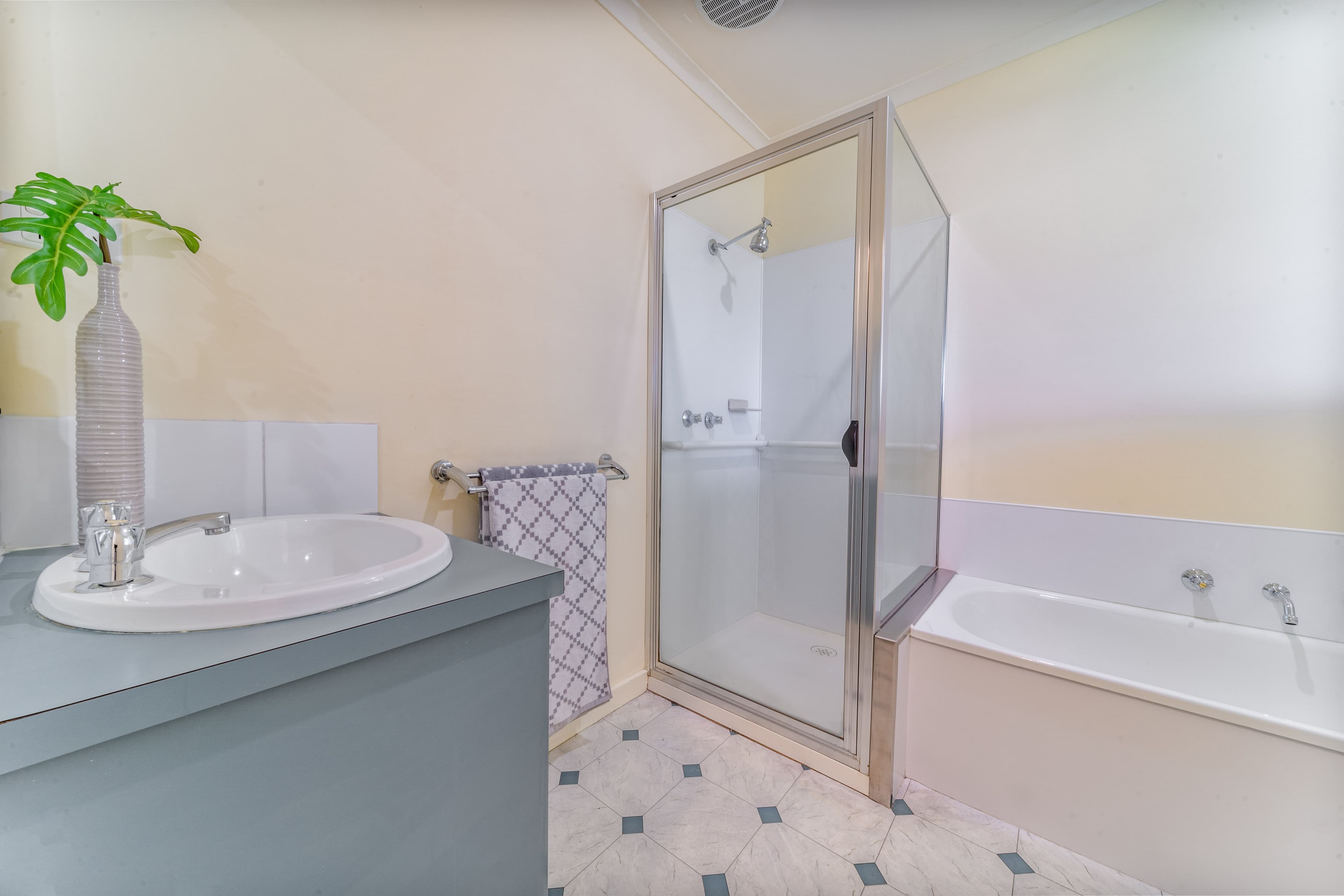 6 Race Street, Flora Hill VIC 3550, Flora Hill - Thumbnail 6