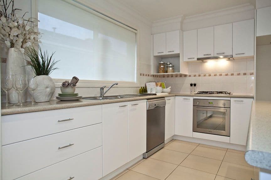 17 Lincoln Avenue, GLEN WAVERLEY VIC 3150, Glen Waverley - Thumbnail 3