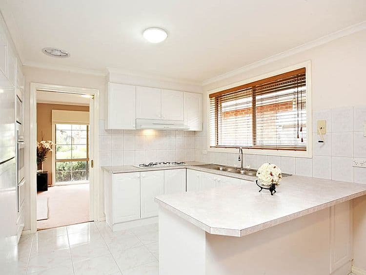 13 Carroll Crescent, MILL PARK VIC 3082, Mill Park - Thumbnail 5