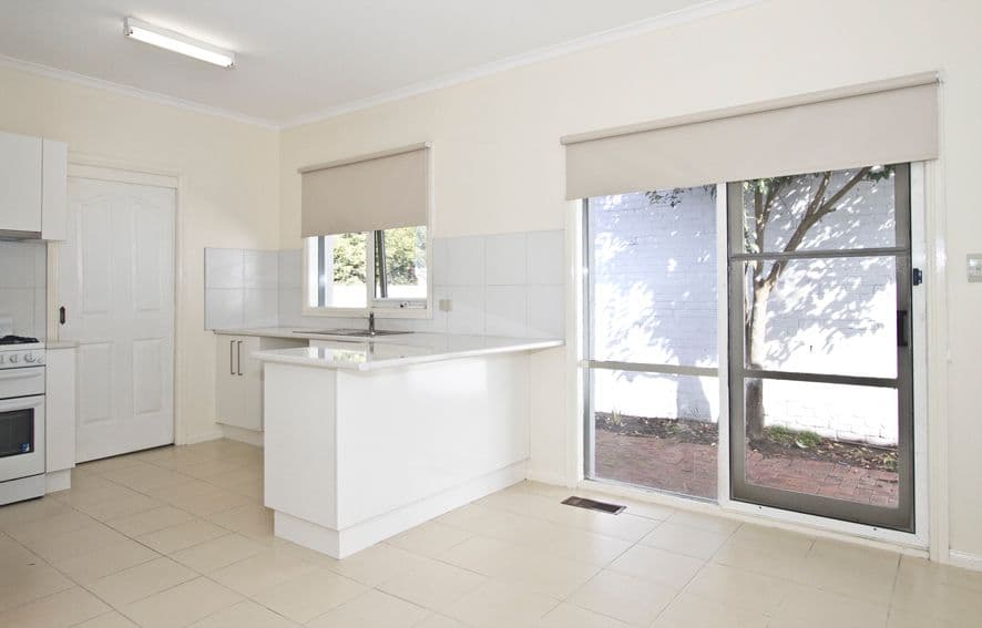 33 Oriel Road, IVANHOE VIC 3079, Ivanhoe - Thumbnail 3
