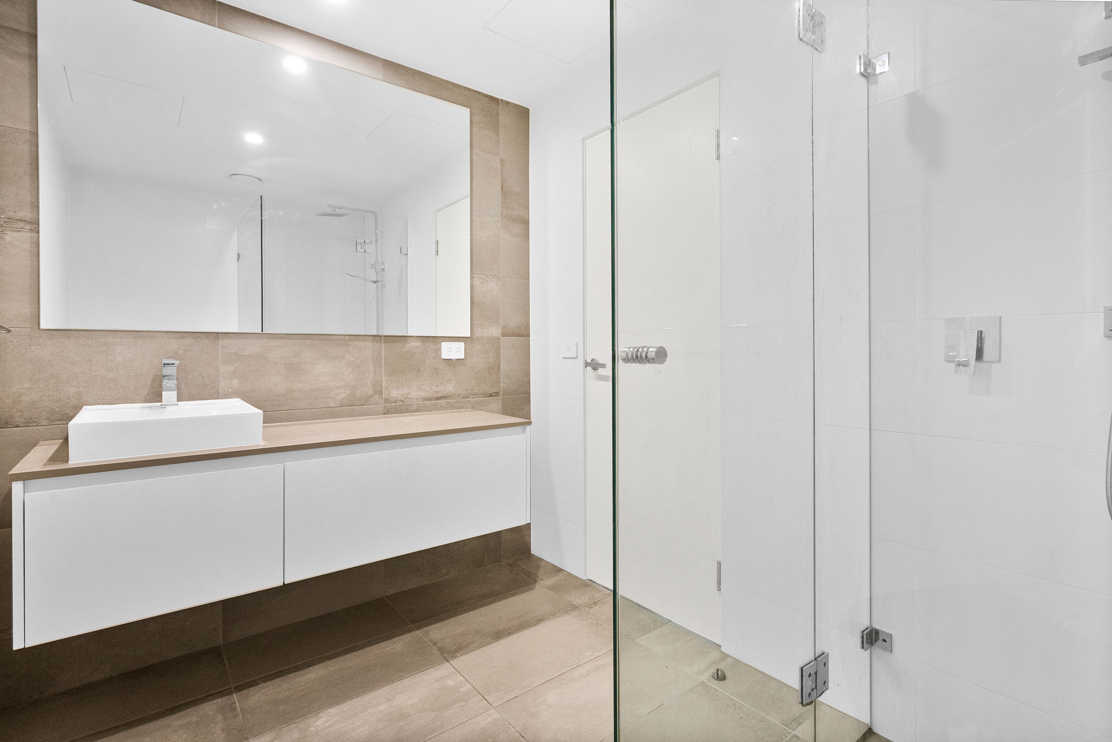 28 Meadowlea Crescent, Pakenham VIC 3810, Pakenham - Thumbnail 3