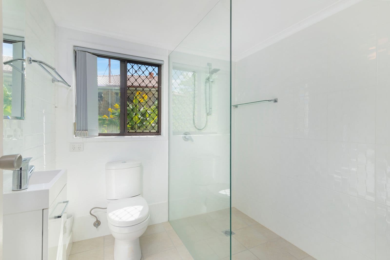 14 Blaxland Avenue, Molendinar QLD 4214, Molendinar - Thumbnail 8