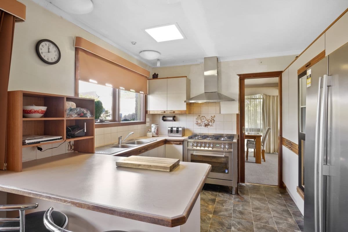 31 Warrenwood Avenue, Hoppers Crossing VIC 3029, Hoppers Crossing - Thumbnail 4