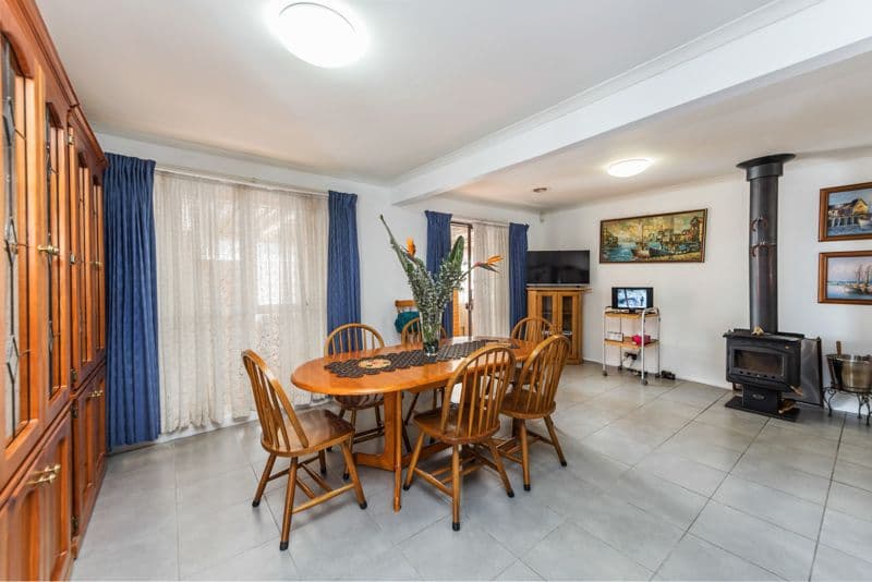 34 Lavarack Street, Melton South VIC 3338, Melton South - Thumbnail 3