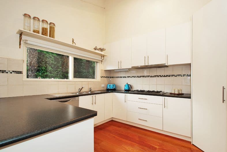 8 CLEMATIS Road, MOUNT EVELYN VIC 3796, Mount Evelyn - Thumbnail 3