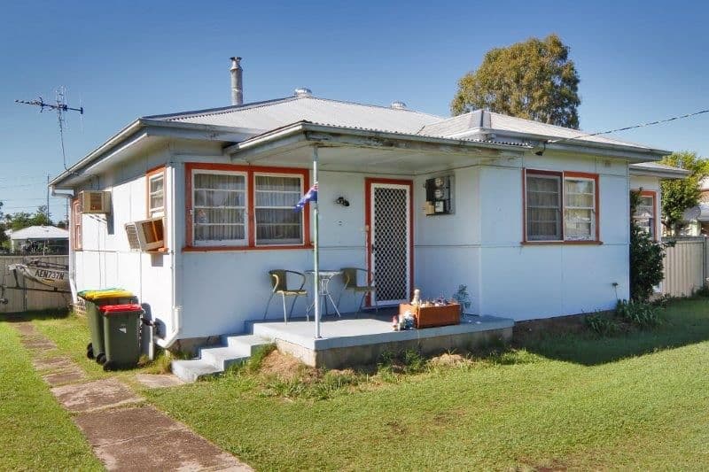 14 Deb Street, TAREE NSW 2430, Taree - Thumbnail 2