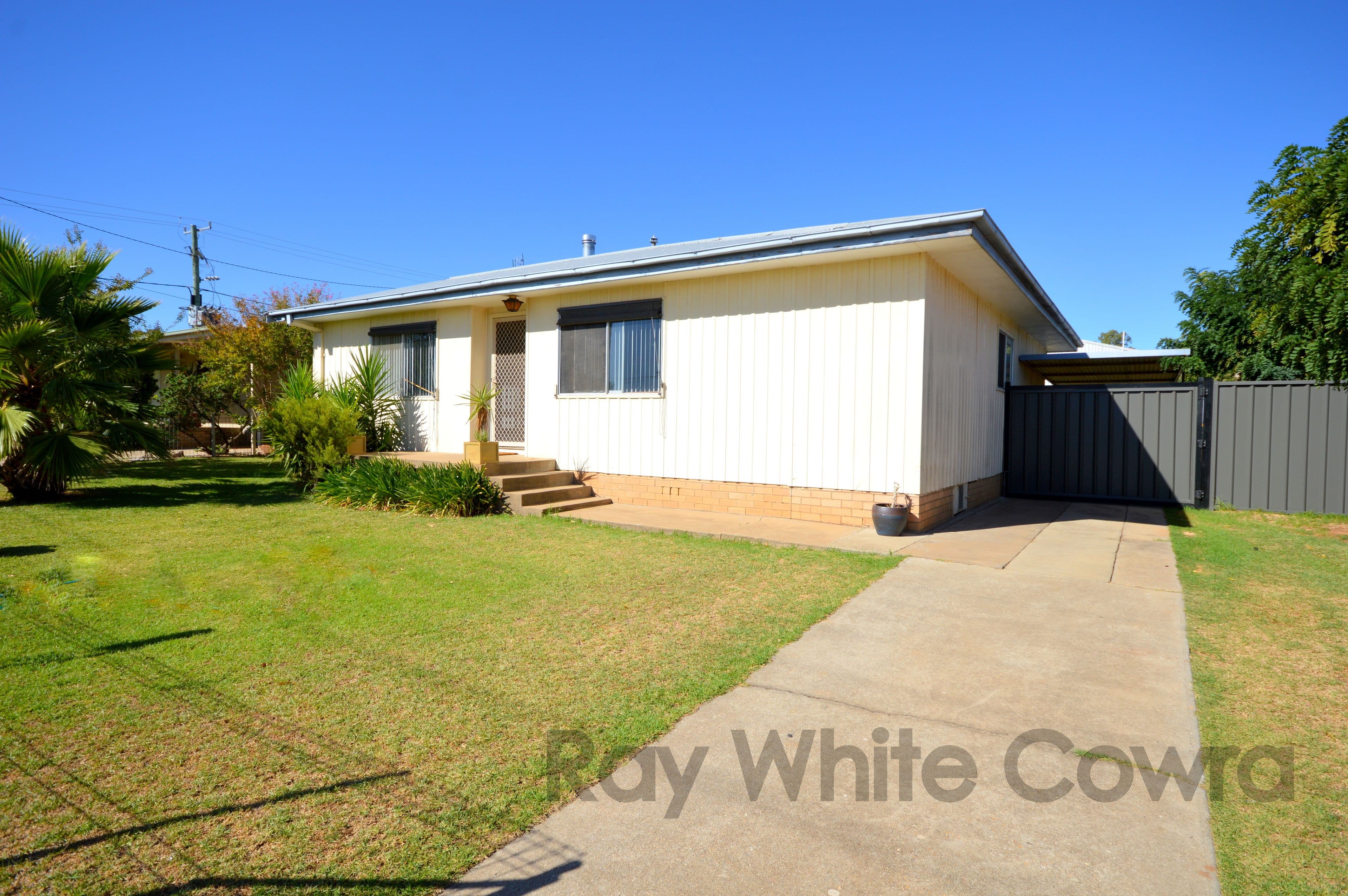 55 Kite Street, Cowra - Image 1