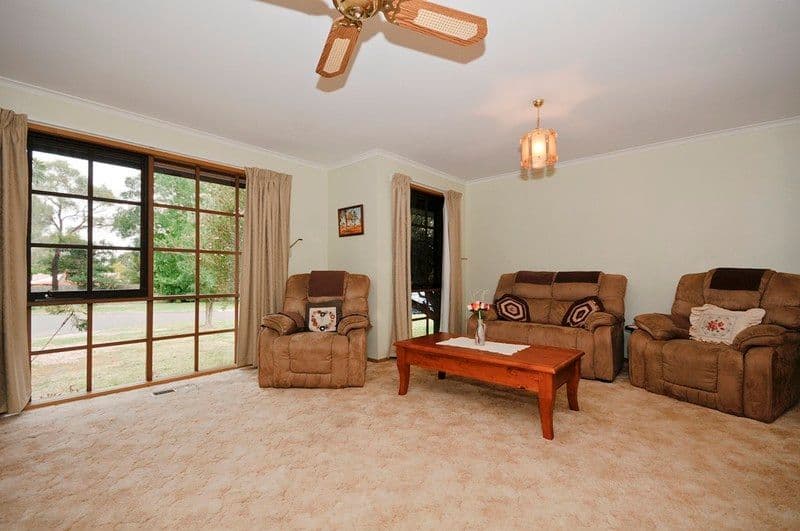 47 ROSEMARY Avenue, CROYDON HILLS VIC 3136, Croydon Hills - Thumbnail 4