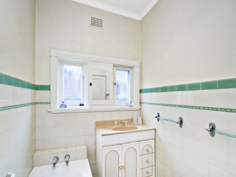 22 Harrison Avenue, Concord West - Thumbnail 4