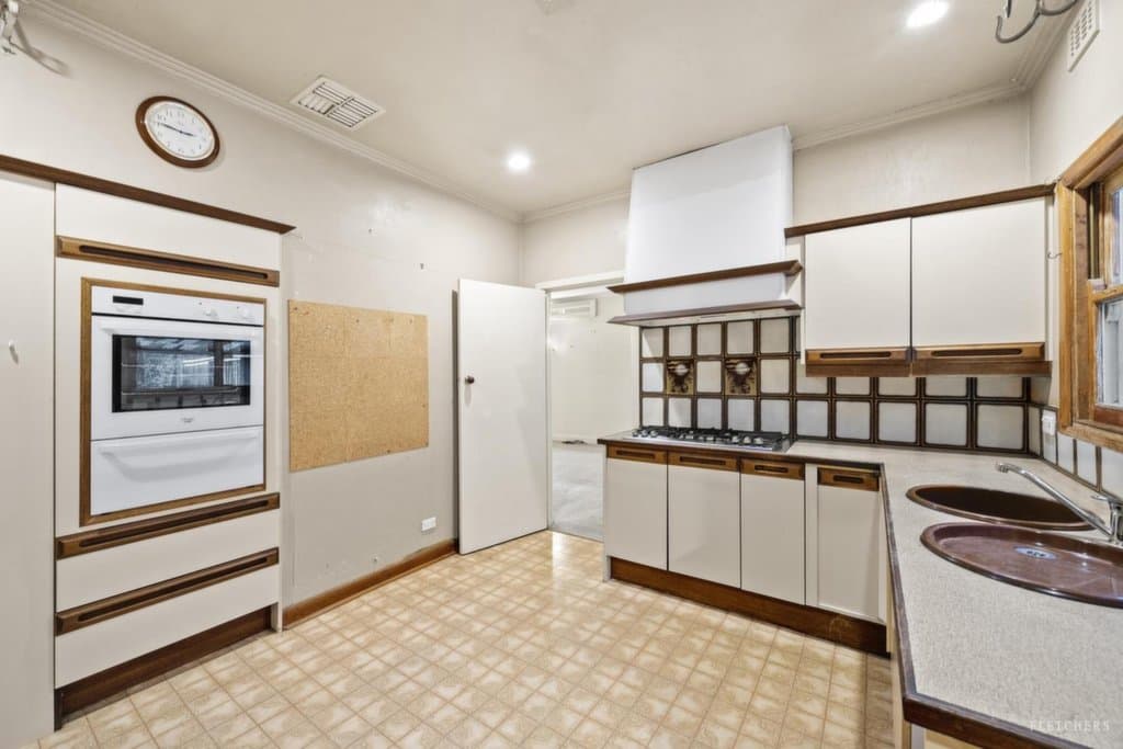 15 Keith Grove, Ringwood - Thumbnail 4