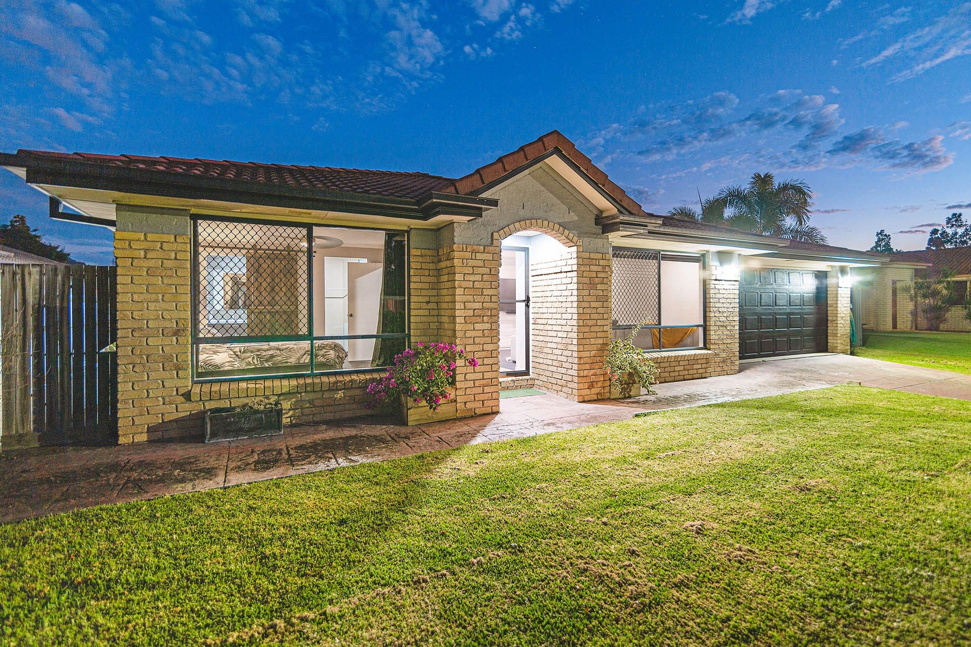 12 Waverley Park Close, Oxenford QLD 4210, Oxenford - Thumbnail 2