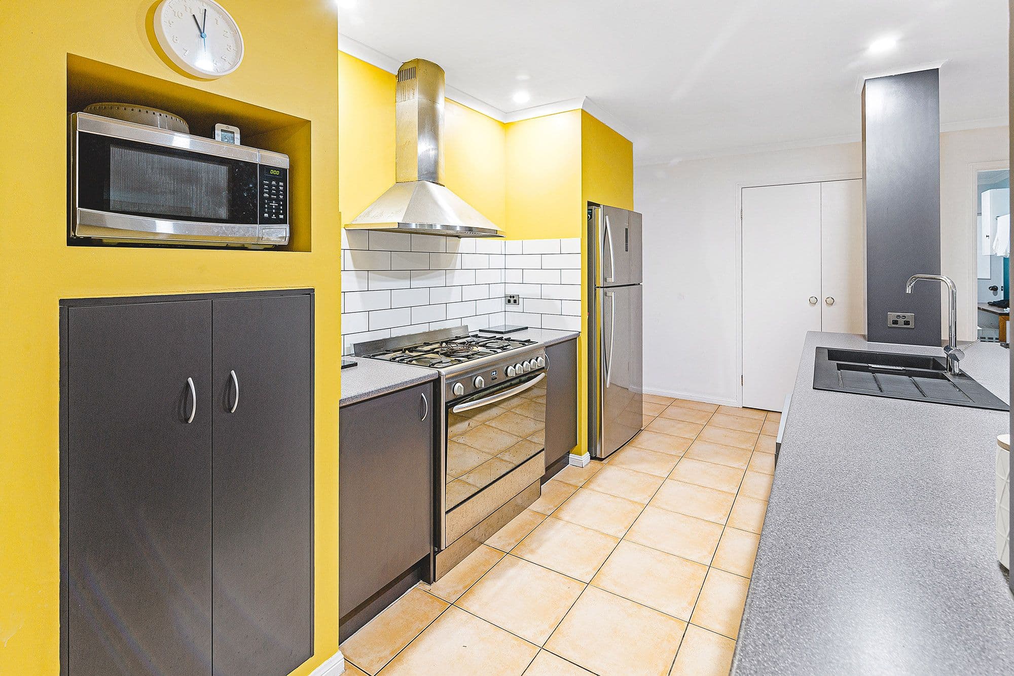 12 Waverley Park Close, Oxenford QLD 4210, Oxenford - Thumbnail 5