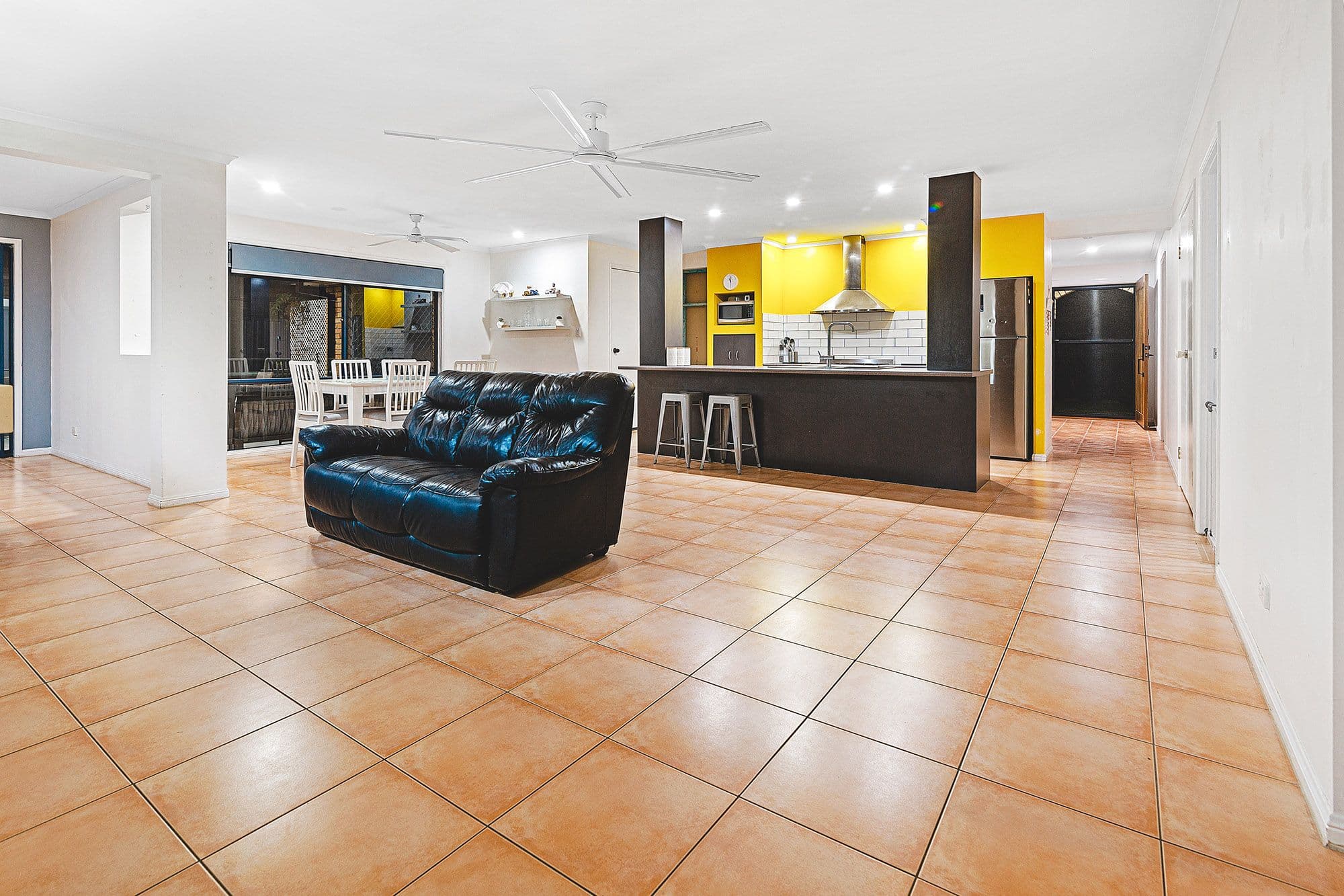 12 Waverley Park Close, Oxenford QLD 4210, Oxenford - Thumbnail 7