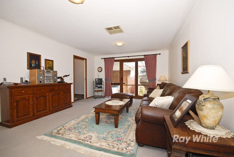 28 Flamingo Drive, WANTIRNA SOUTH VIC 3152, Wantirna South - Thumbnail 2