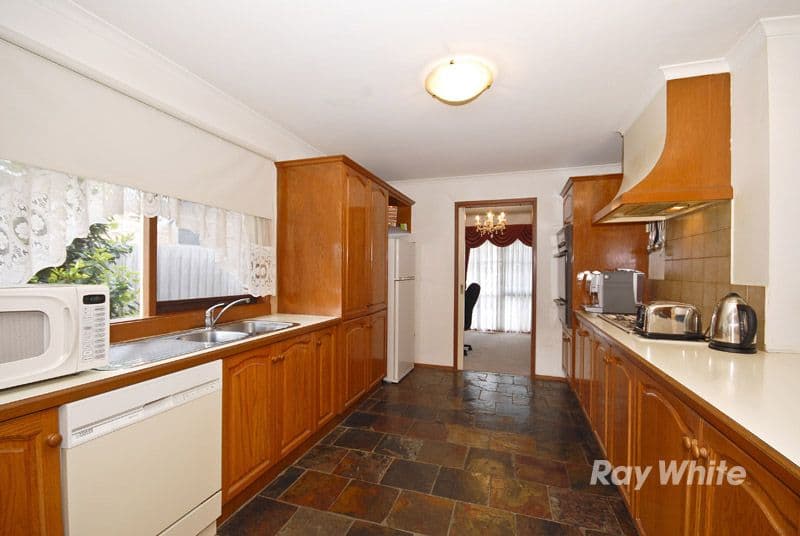 28 Flamingo Drive, WANTIRNA SOUTH VIC 3152, Wantirna South - Thumbnail 3