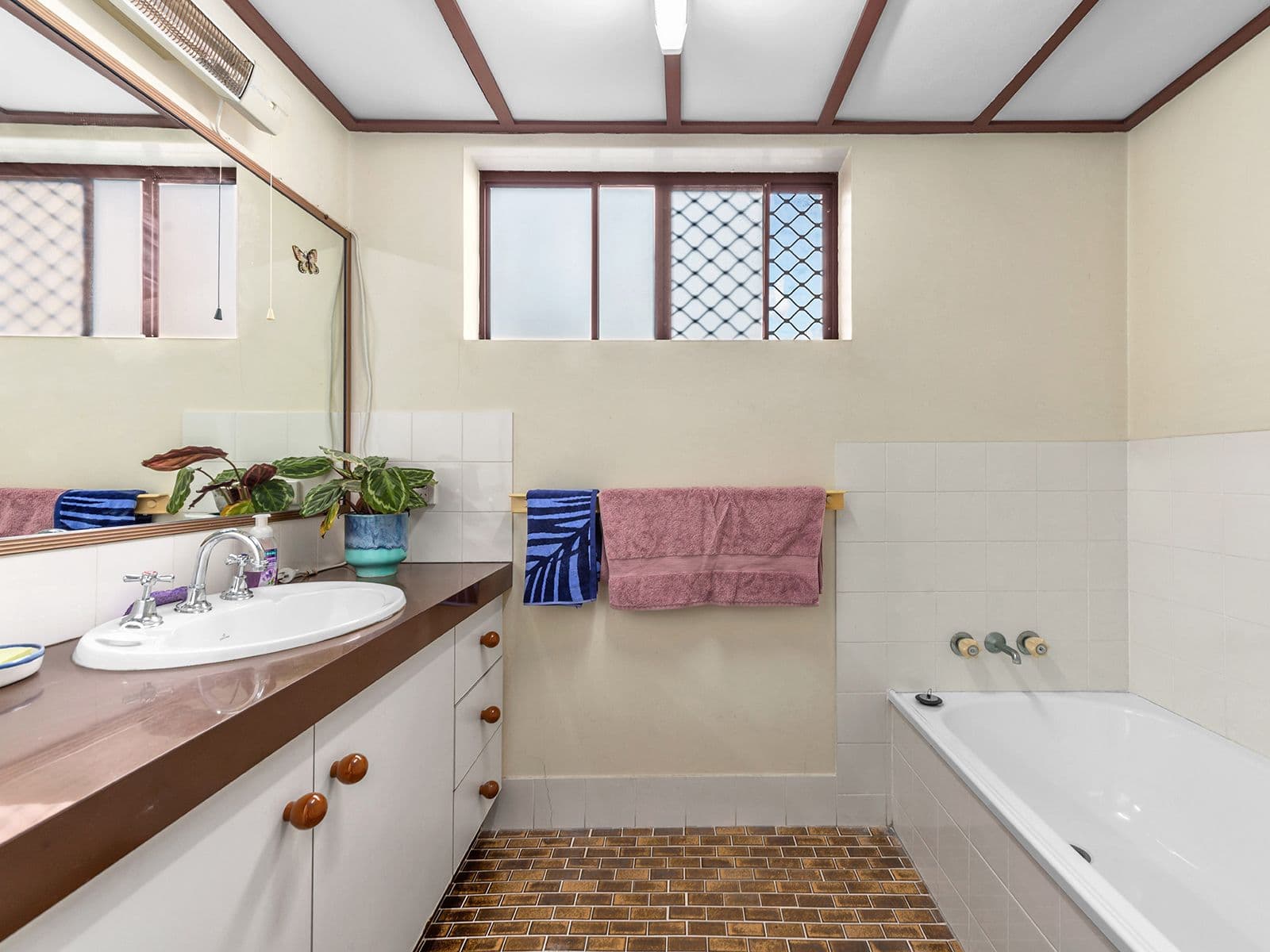 70 Kirkland Avenue, Coorparoo QLD 4151, Coorparoo - Thumbnail 4