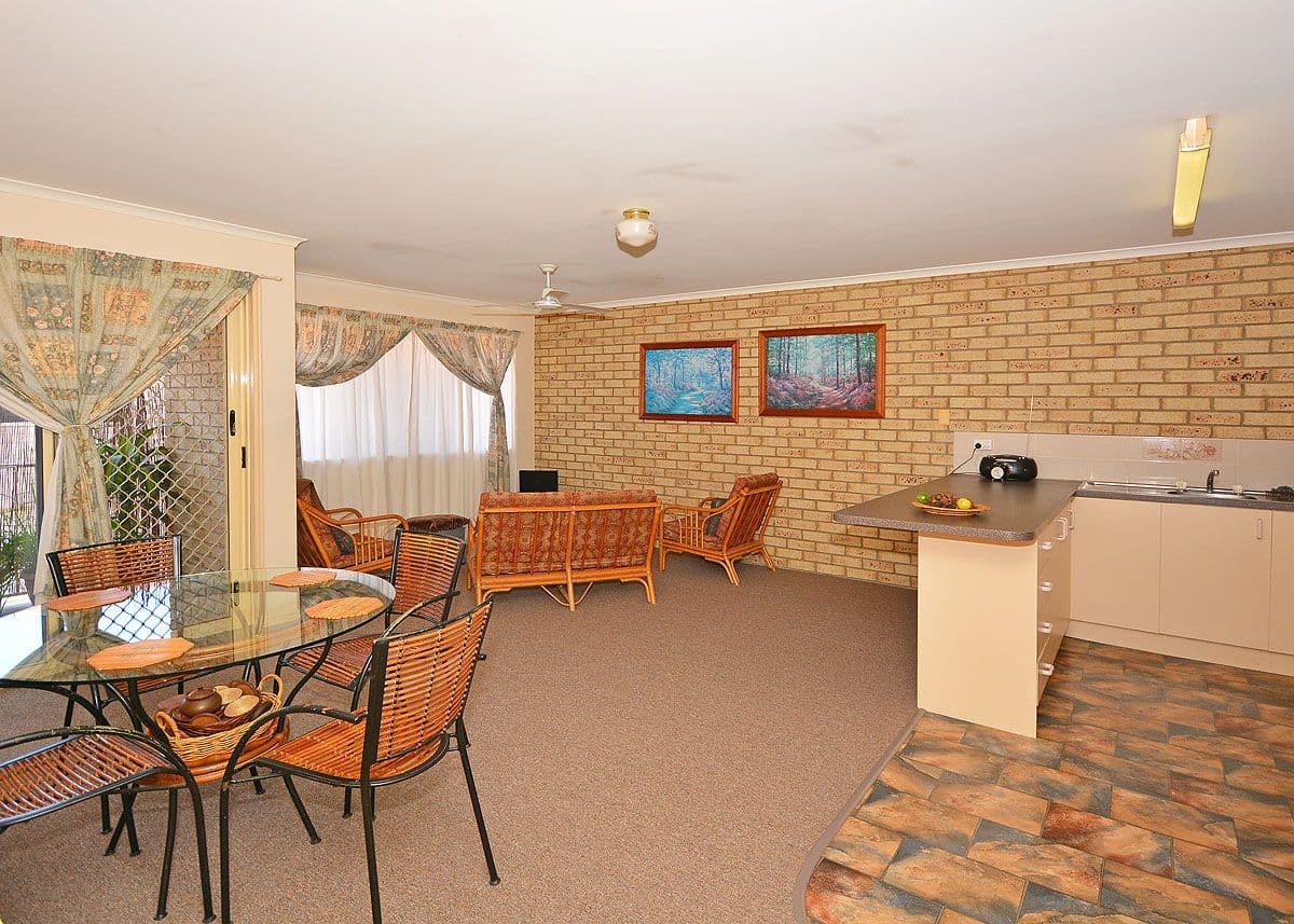 33 King Street, Urangan QLD 4655, Urangan - Thumbnail 2
