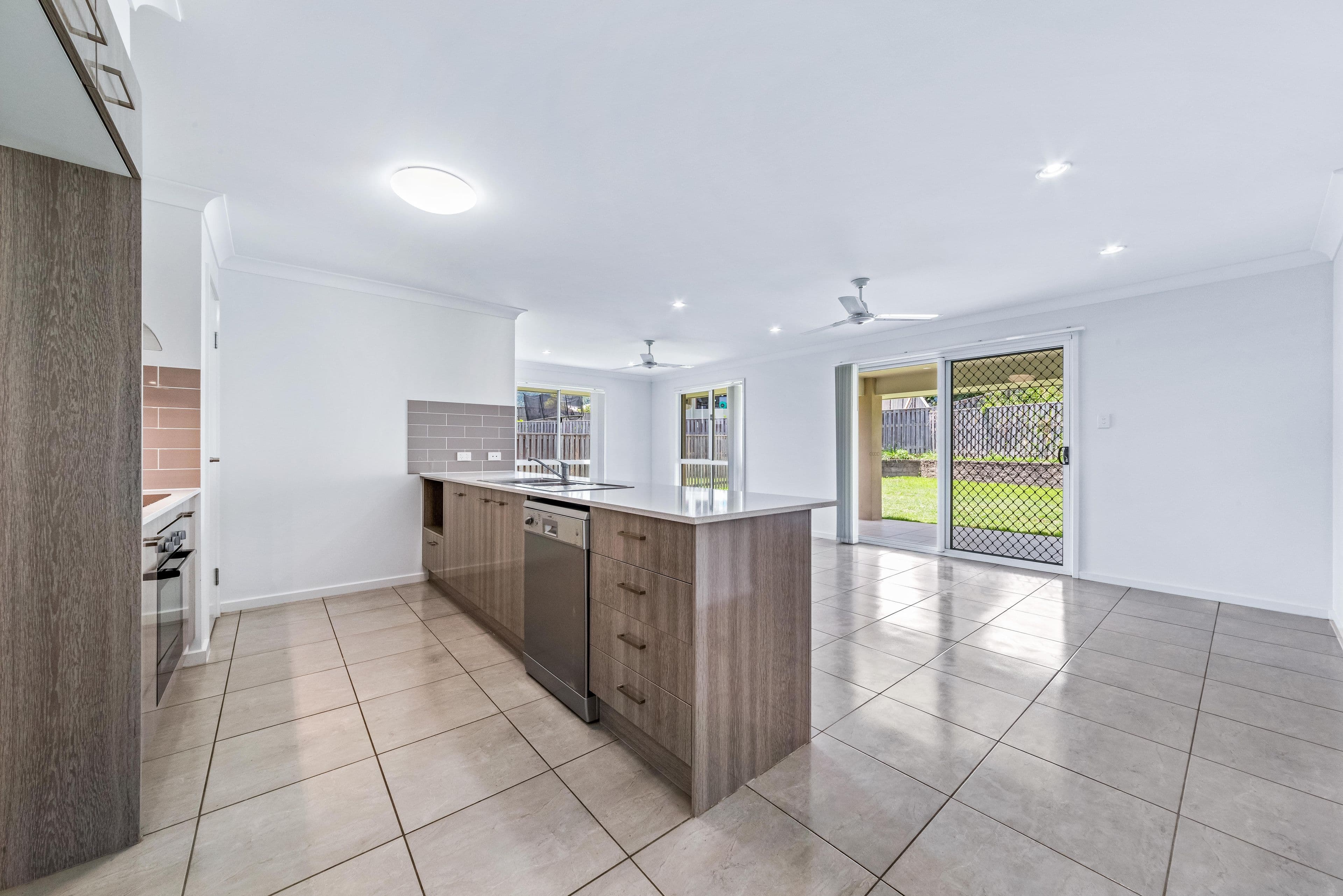 11 Spritsail Crescent, Cannonvale QLD 4802, Cannonvale - Thumbnail 4
