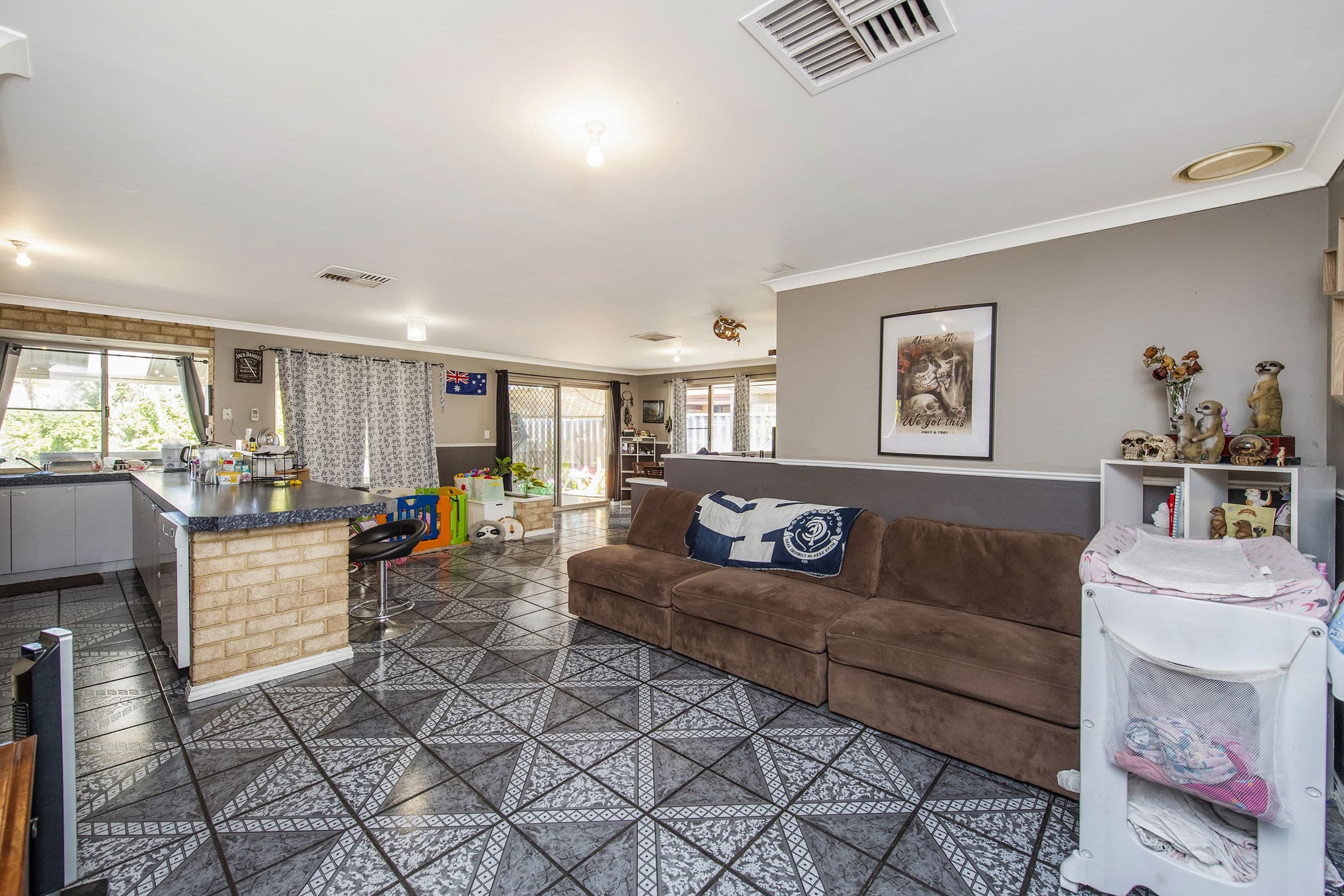 6 Eva Lynch Way, Warnbro WA 6169, Warnbro - Thumbnail 4