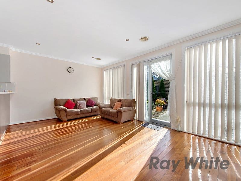 4 Ravenswood Walk, Cairnlea VIC 3023, Cairnlea - Thumbnail 2