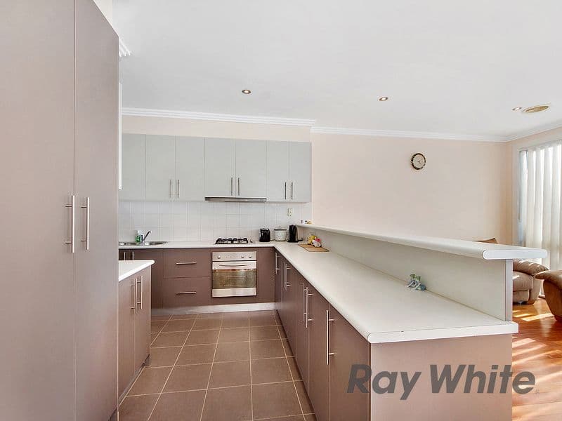 4 Ravenswood Walk, Cairnlea VIC 3023, Cairnlea - Thumbnail 3