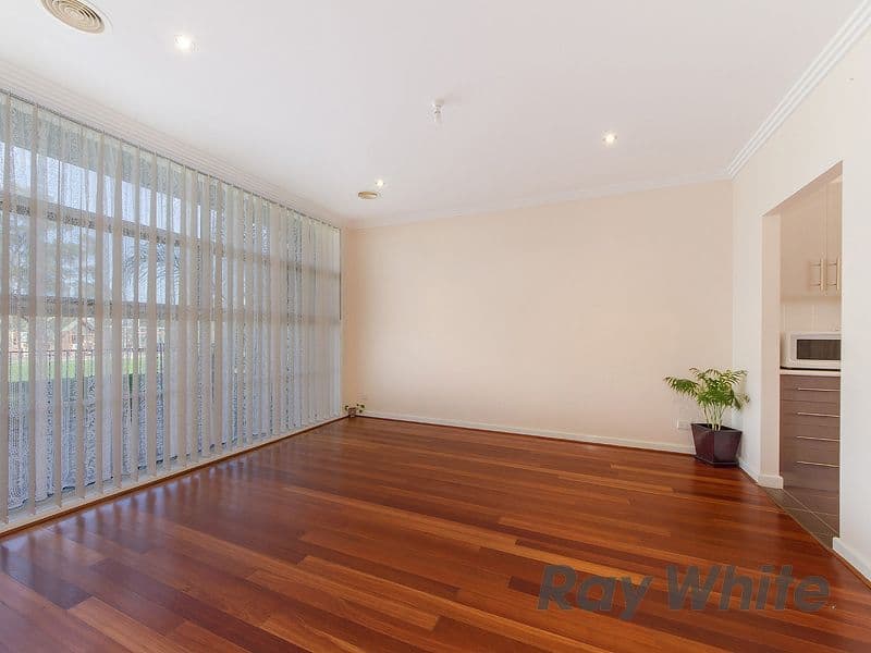 4 Ravenswood Walk, Cairnlea VIC 3023, Cairnlea - Thumbnail 4