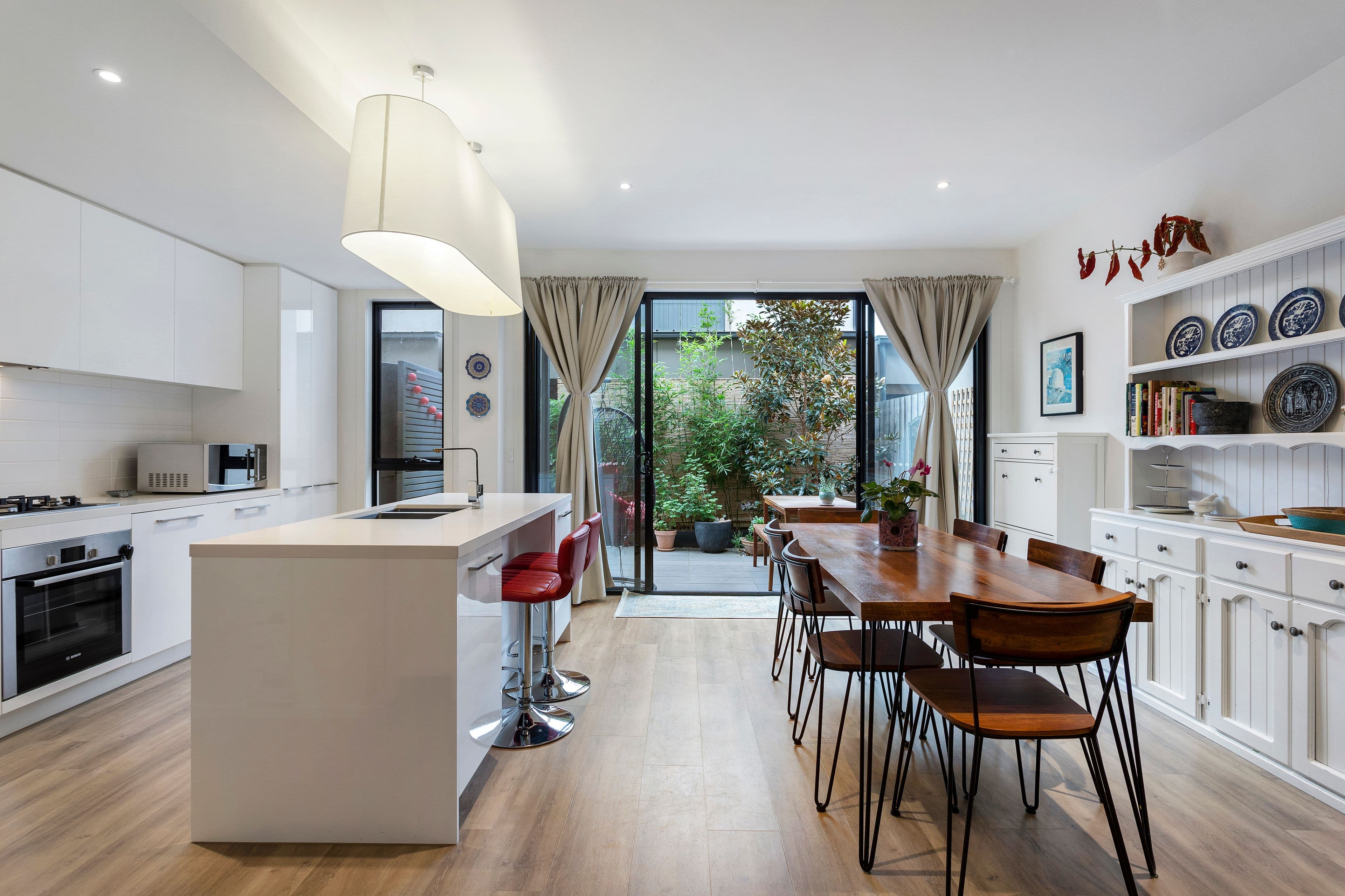 10 Mulberry Avenue, Cheltenham VIC 3192, Cheltenham - Thumbnail 2