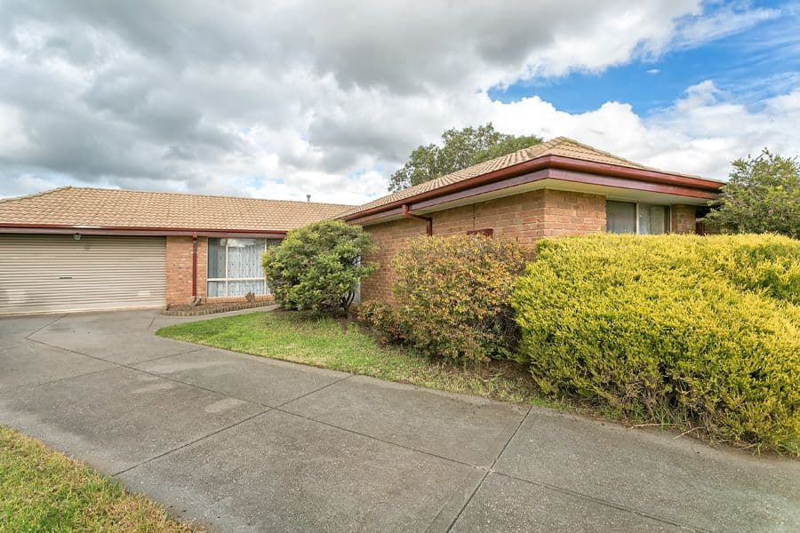10 Pamela Court, MELTON WEST VIC 3337, Melton West - Image 1