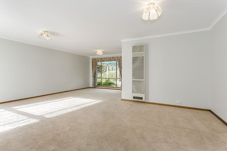 10 Pamela Court, MELTON WEST VIC 3337, Melton West - Thumbnail 4