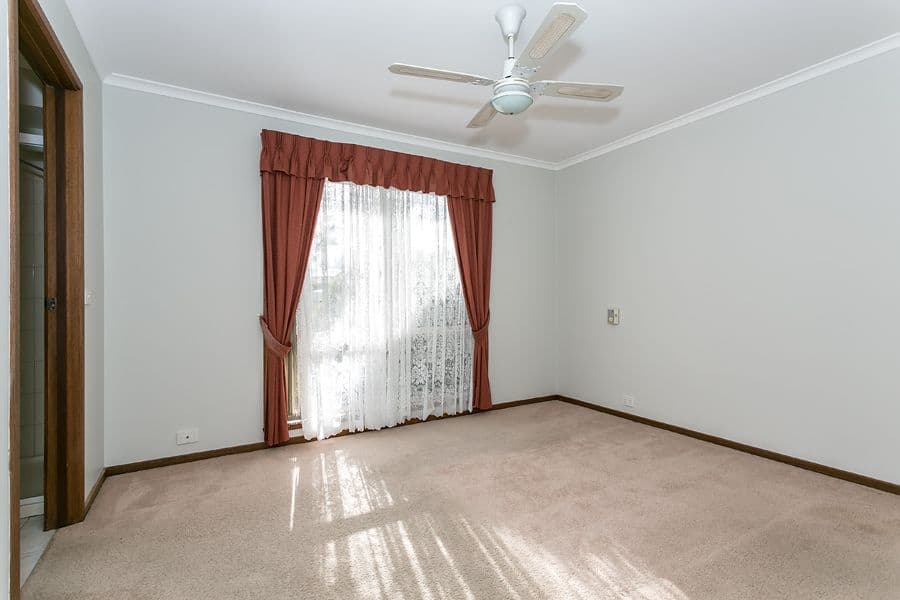 10 Pamela Court, MELTON WEST VIC 3337, Melton West - Thumbnail 6