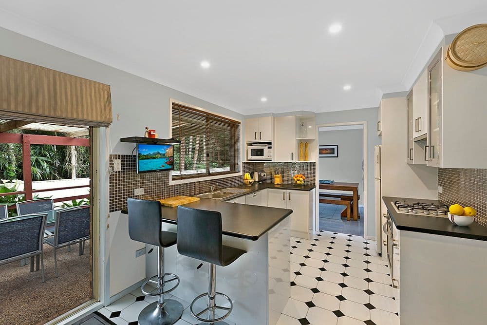 42 Greenwood Avenue, BERKELEY VALE NSW 2261, Berkeley Vale - Thumbnail 2