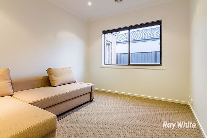 5 Cob Terrace, Clyde North VIC 3978, Clyde North - Thumbnail 3