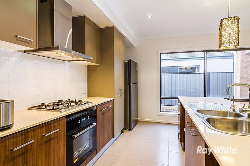 5 Cob Terrace, Clyde North VIC 3978, Clyde North - Thumbnail 6