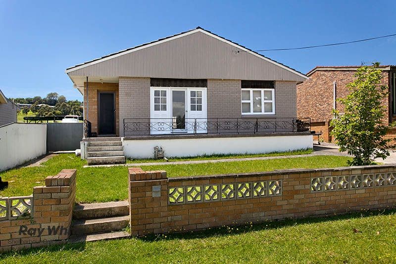 10 Lake Entrance Road, Oak Flats NSW 2529, Oak Flats - Image 1