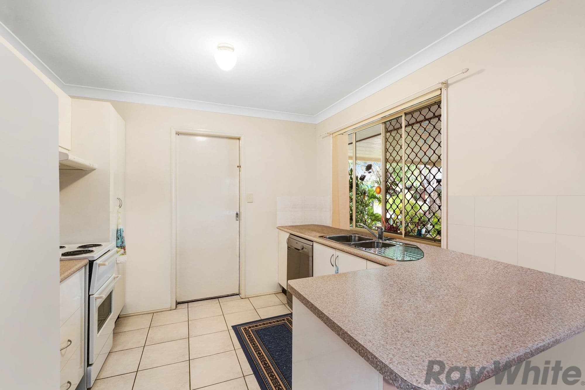 8 Brisbane Crescent, Deception Bay QLD 4508, Deception Bay - Thumbnail 2