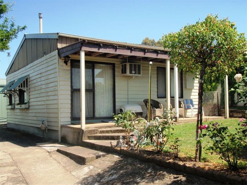 43 Oak Street, SEYMOUR VIC 3660, Seymour - Image 1