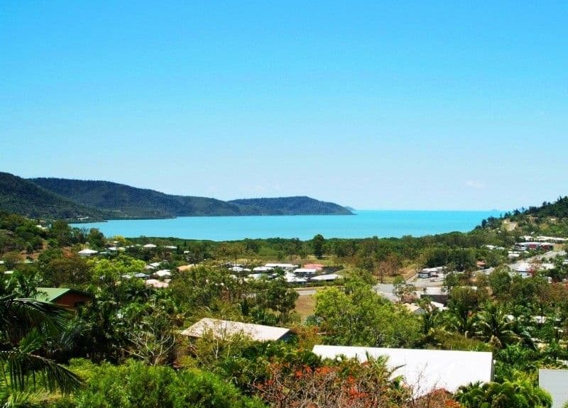 19 Country Road, CANNONVALE QLD 4802, Cannonvale - Thumbnail 2