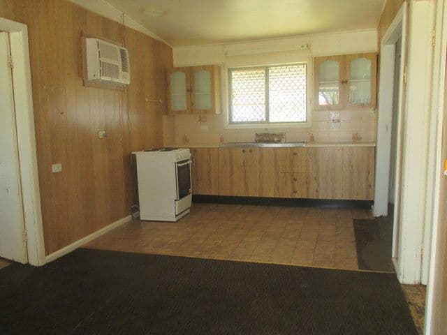 16 Auburn Street, Coonamble - Thumbnail 4