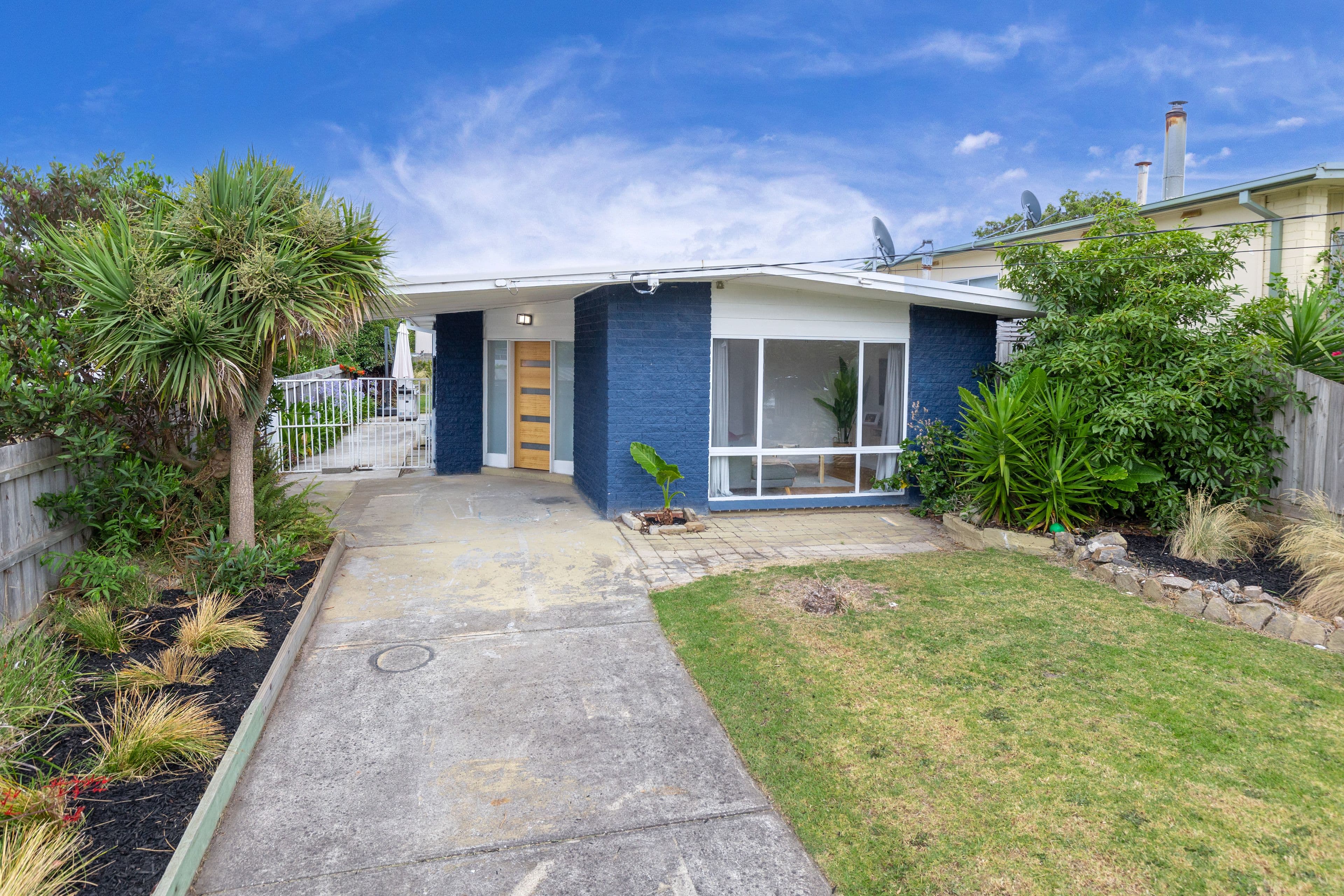 202 Ninth Avenue South, Rosebud VIC 3939, Rosebud - Thumbnail 2