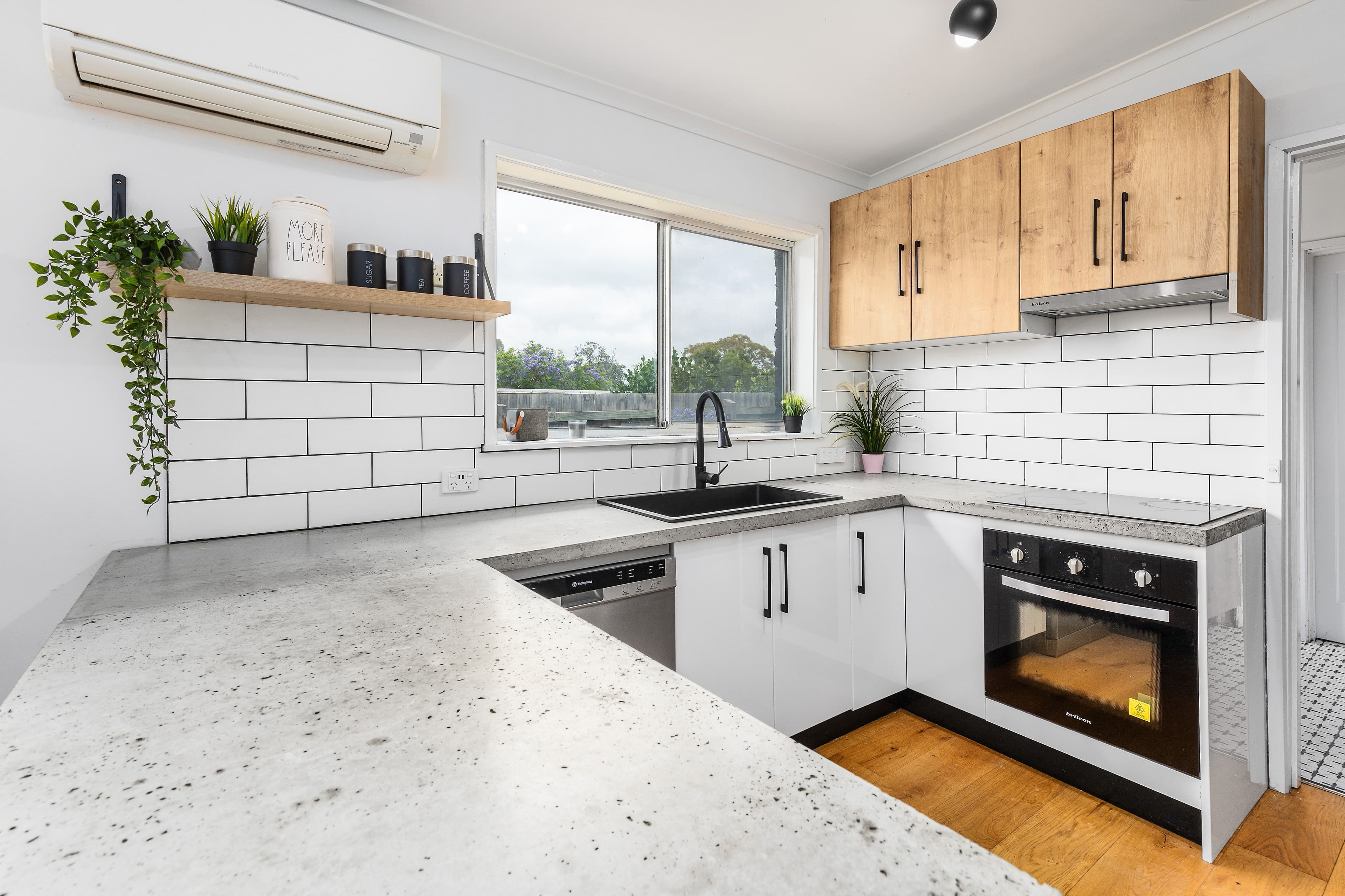 202 Ninth Avenue South, Rosebud VIC 3939, Rosebud - Thumbnail 4