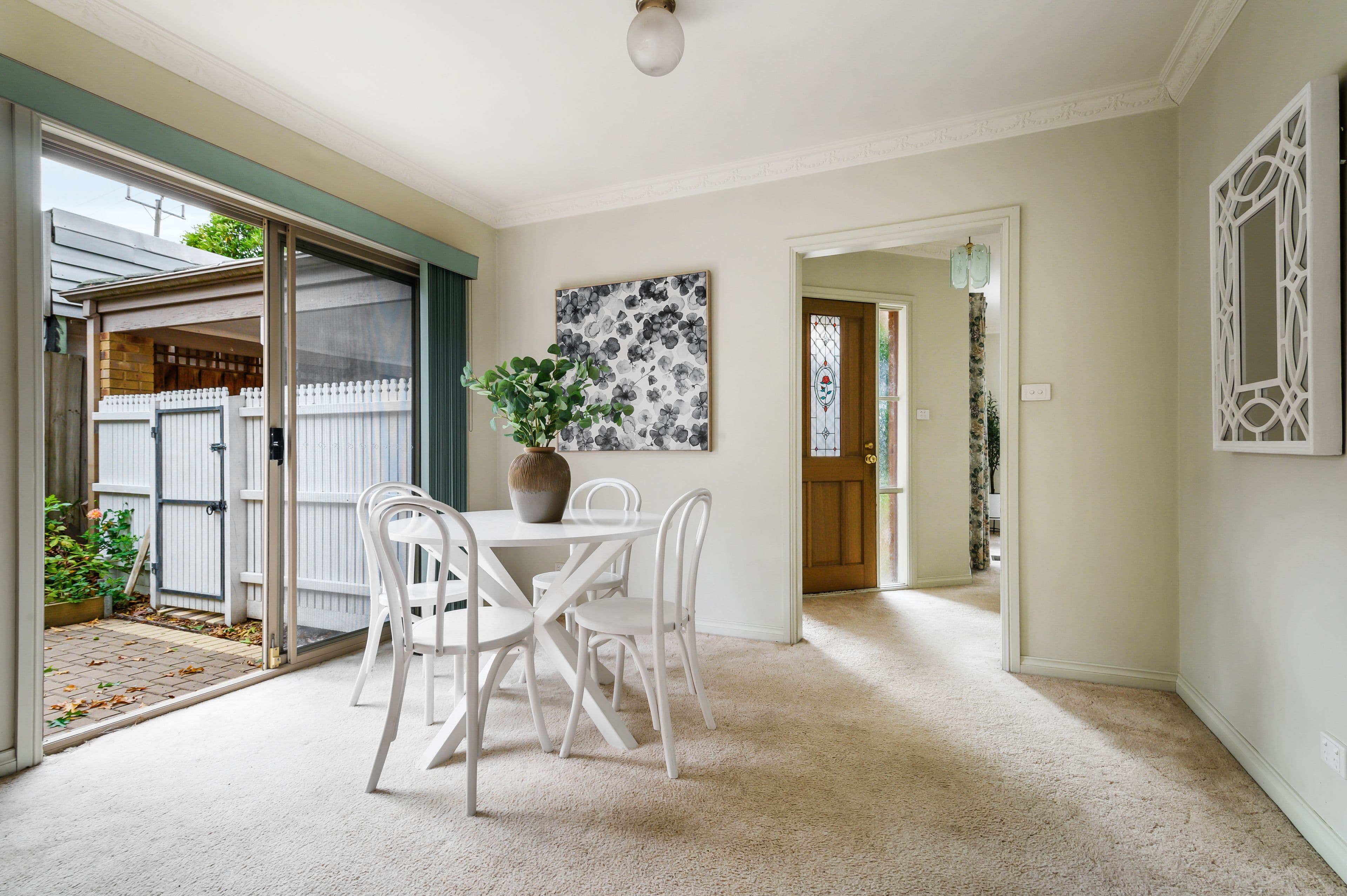 19 Hugh Street, Ringwood VIC 3134, Ringwood - Thumbnail 2