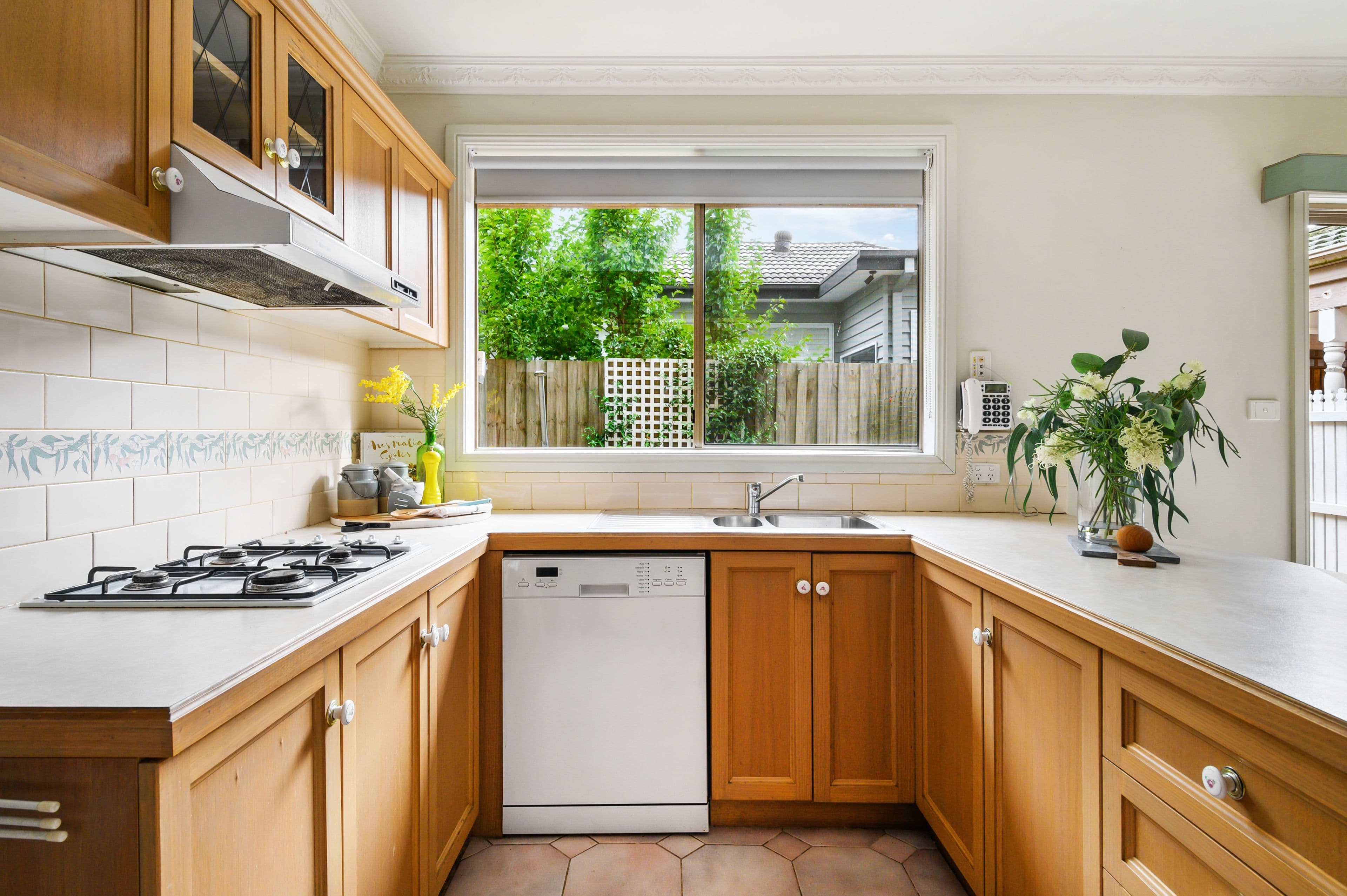 19 Hugh Street, Ringwood VIC 3134, Ringwood - Thumbnail 4