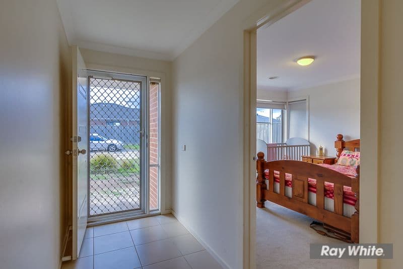 25 Holland Crescent, Truganina VIC 3029, Truganina - Thumbnail 2