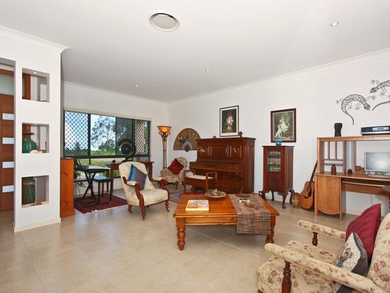 8 John Francis Drive, CARRARA QLD 4211, Carrara - Thumbnail 3