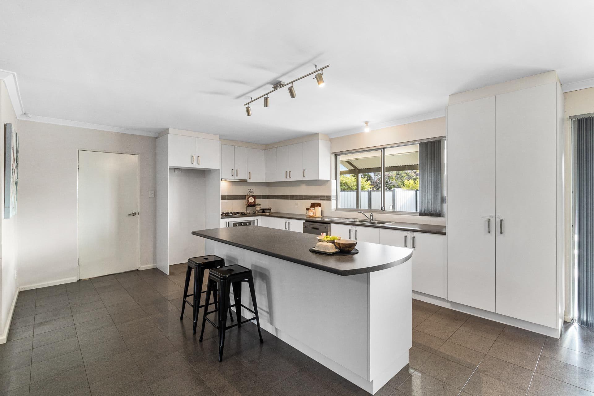 262 Grove Road, Lesmurdie WA 6076, Lesmurdie - Thumbnail 6