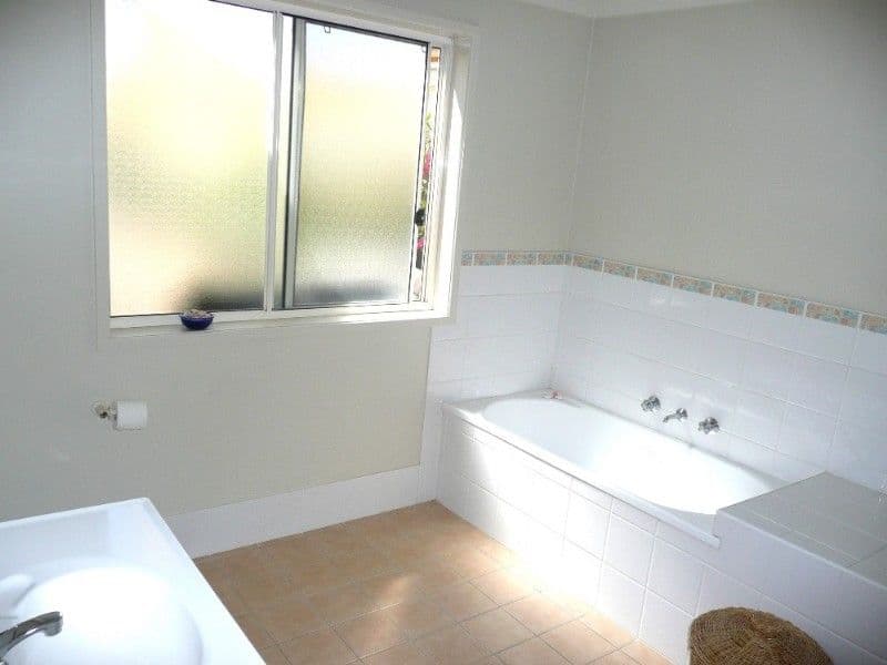 10 Hillmont Close, WOONGARRAH NSW 2259, Woongarrah - Thumbnail 4