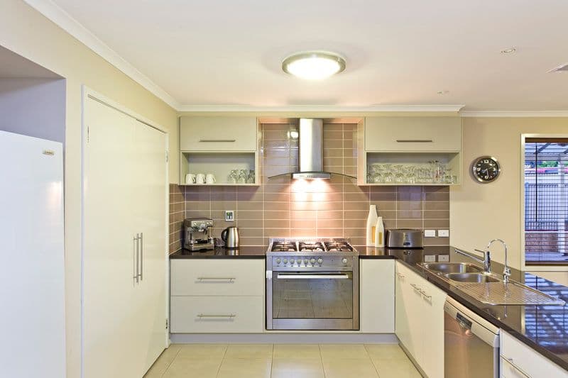 112 Nelson Road, Valley View SA 5093, Valley View - Thumbnail 7
