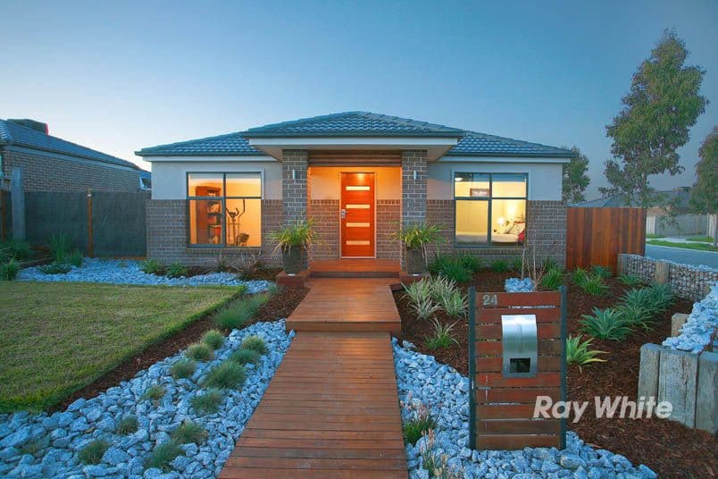 24 Thunderbolt Drive, CRANBOURNE VIC 3977, Cranbourne East - Thumbnail 2